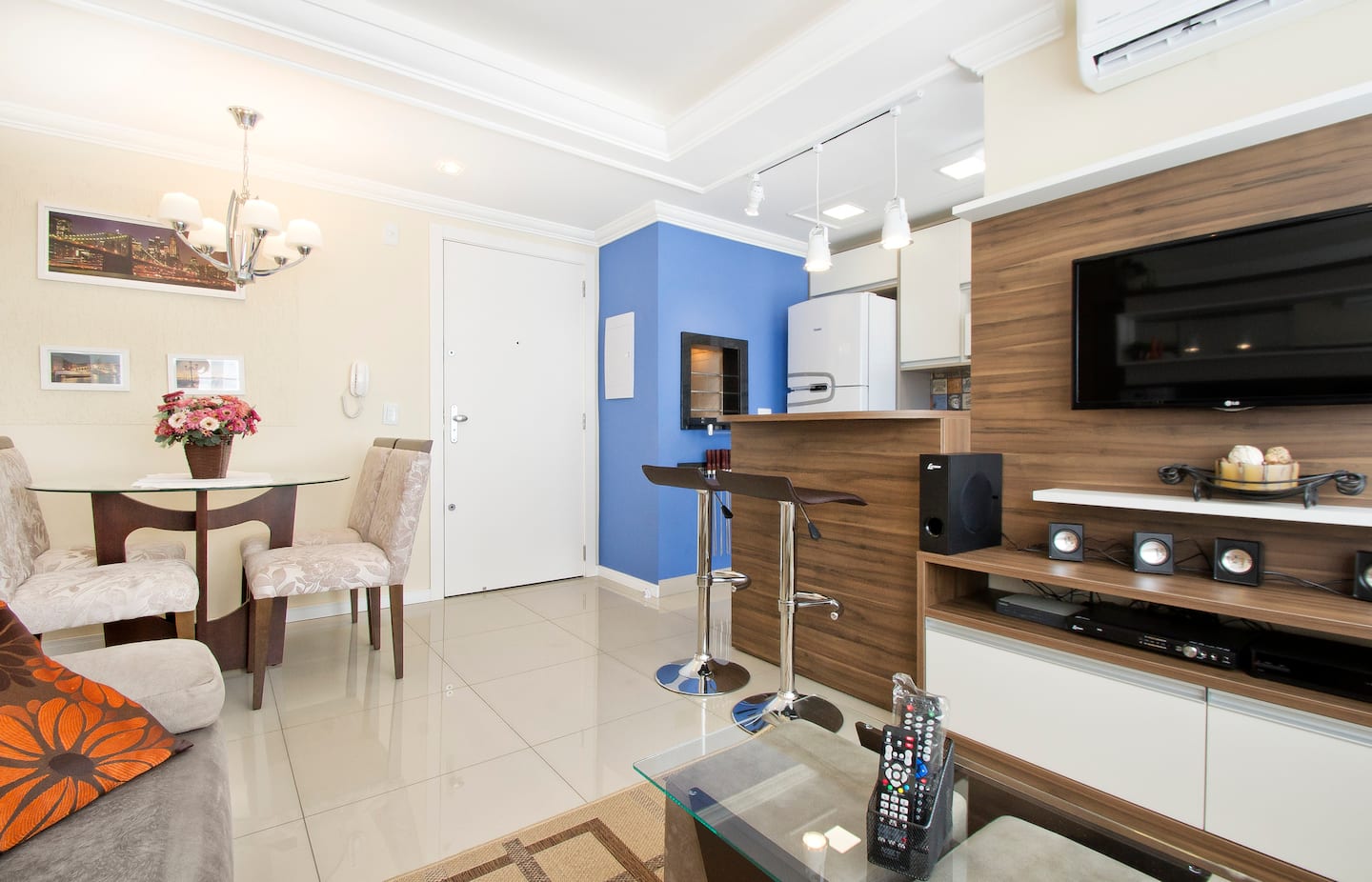 Apartamento con suite en Menino Deus, edificio con áreas de ocio
