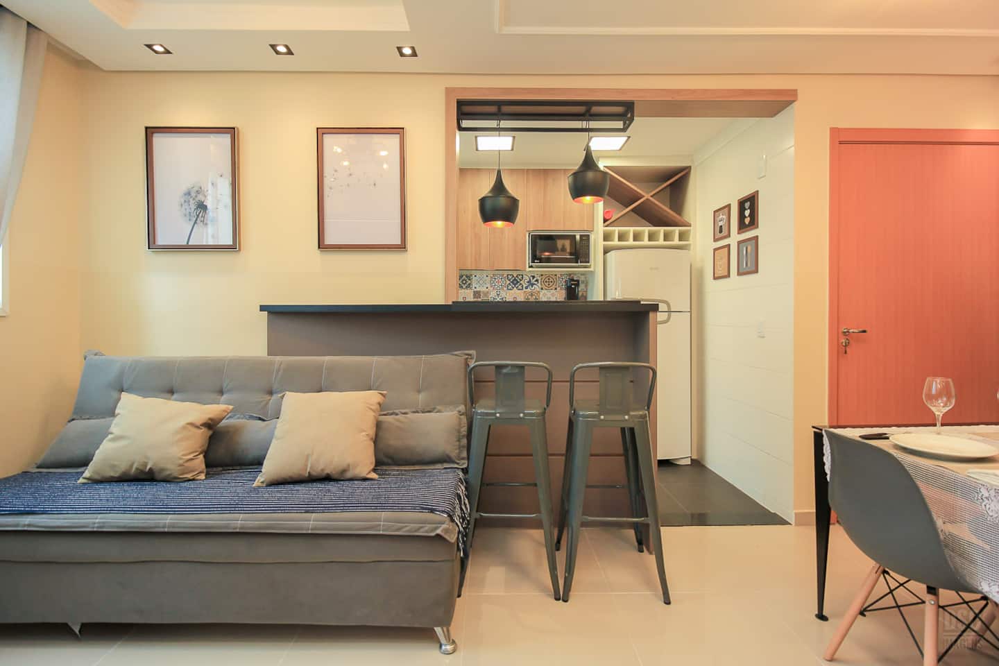 Apartamento nuevo cerca del aeropuerto, con piscina y 600 megas